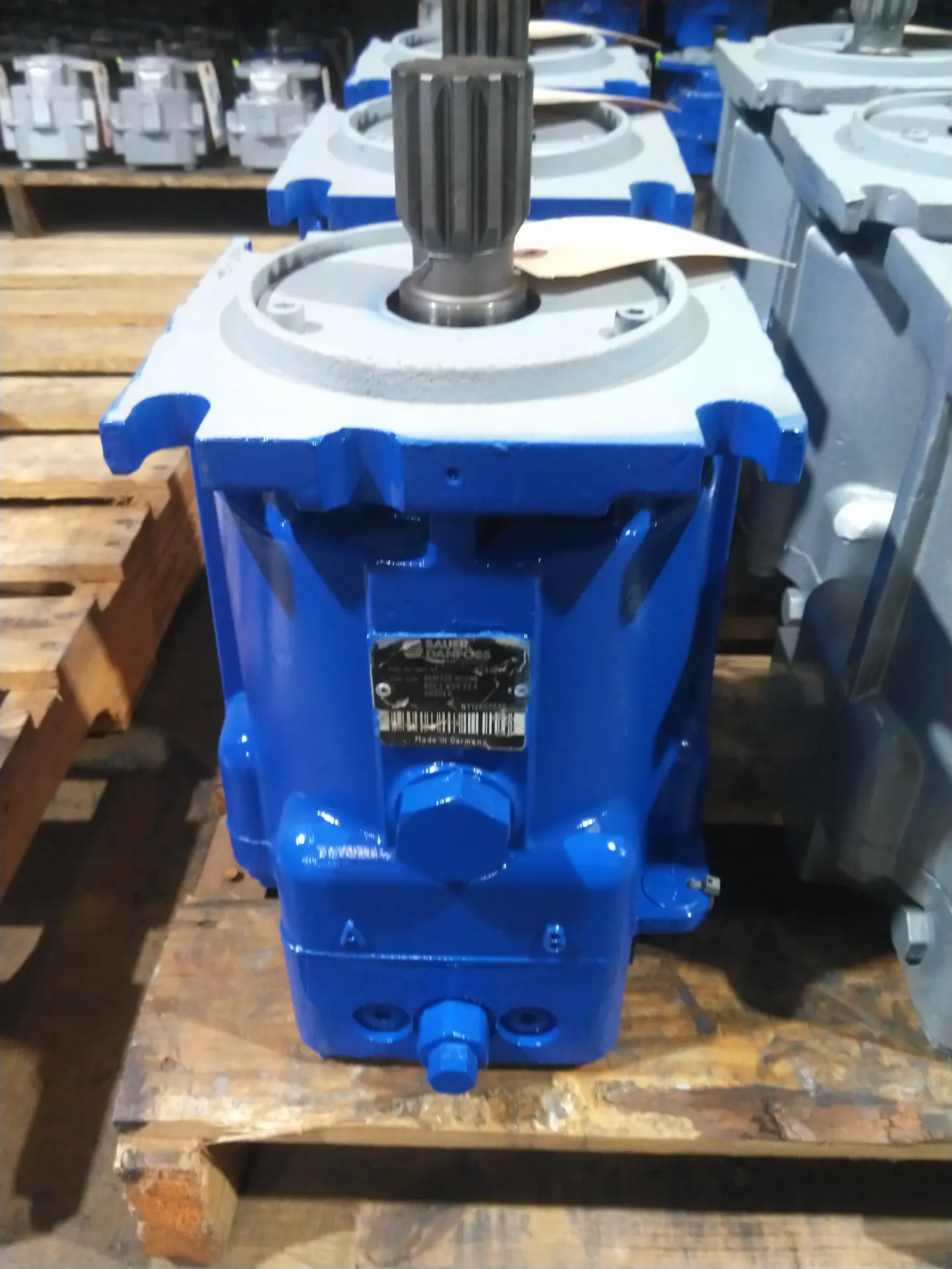 R-90M130NCON8NOF1W00EEA0000E6